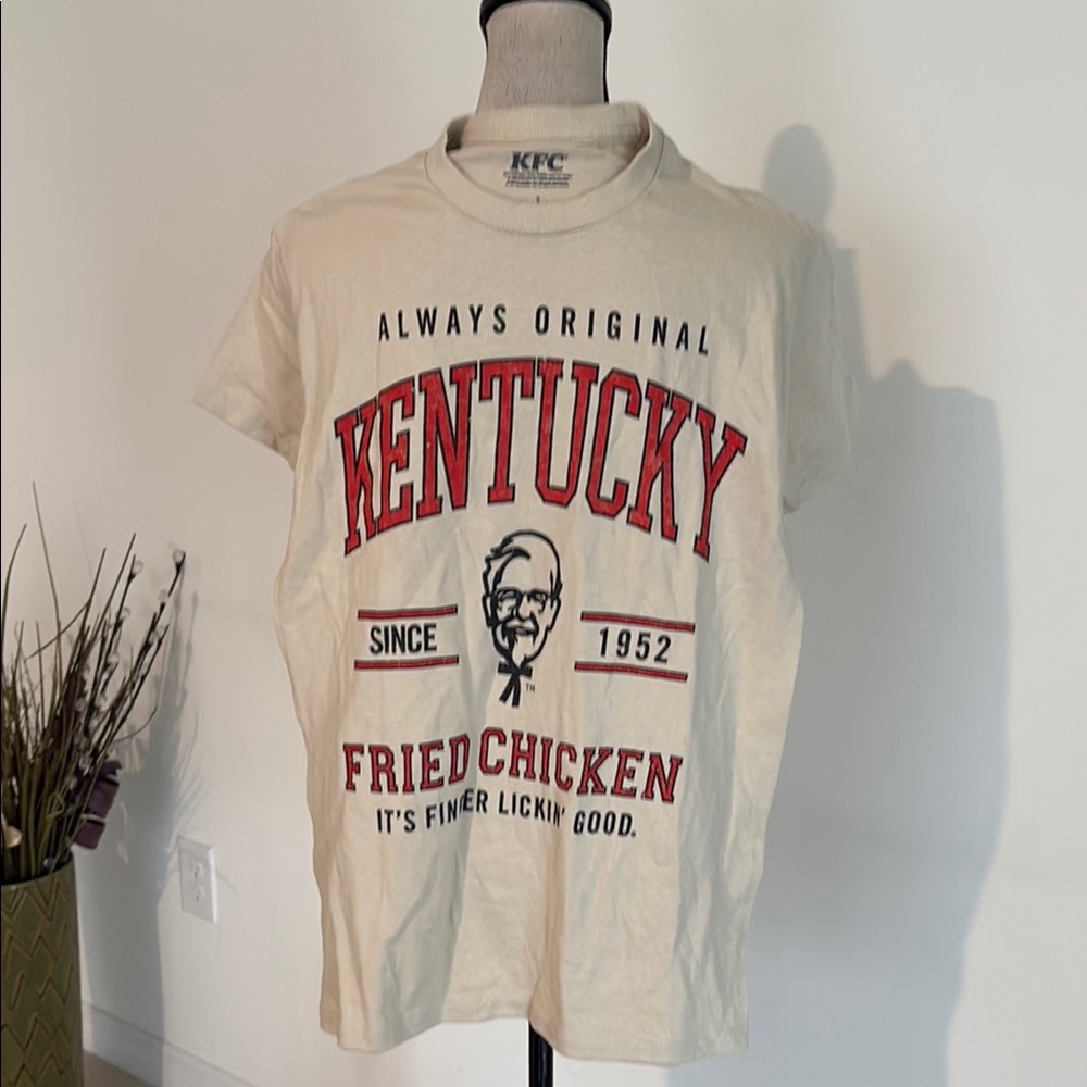 NWT small KFC t shirt 849